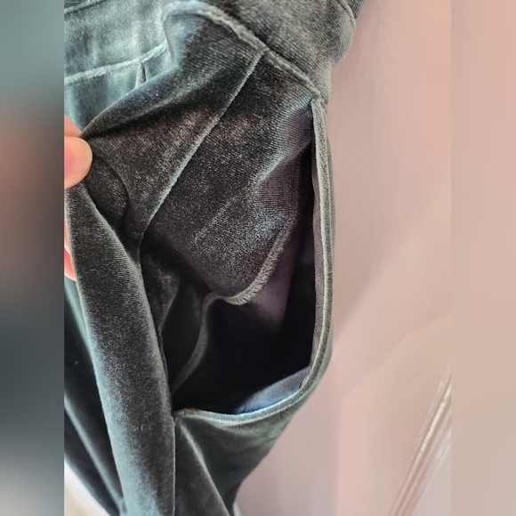 Abercrombie & Fitch Dark Green Velvet Bow Wide-Leg Jumpsuit - Picture 7 of 8